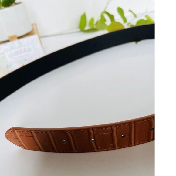 NWT A New Day Fashion Belt Faux Crocodile Pattern Gold Tone Buckle Sz medium - Picture 7 of 7